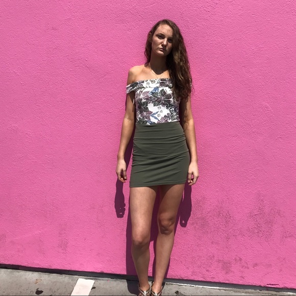 MEET YOUR SELLER/ info about buying! - Picture 2 of 9